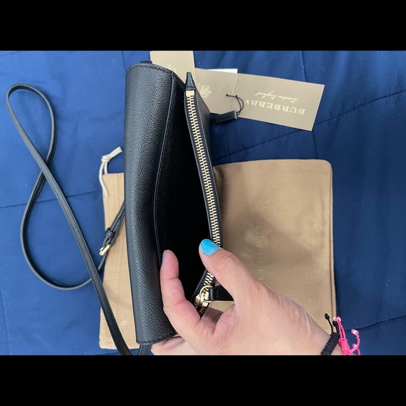 Burberry small Loxley crossbody - Picture 8 of 12